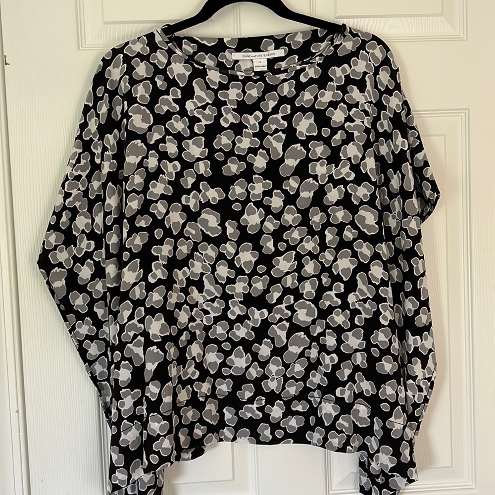 Diane Von Furstenberg floral shirt 100% silk